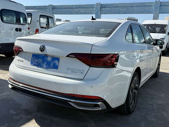 Фото 2 - Volkswagen Sagitar L