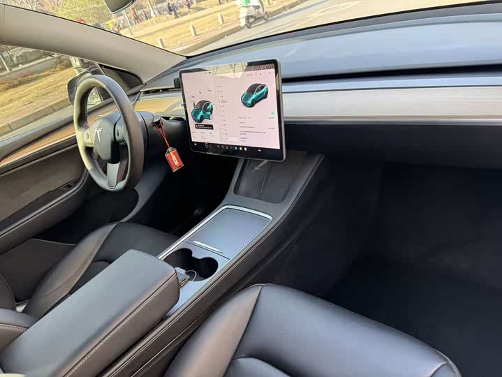 Фото 8 - Tesla Model Y