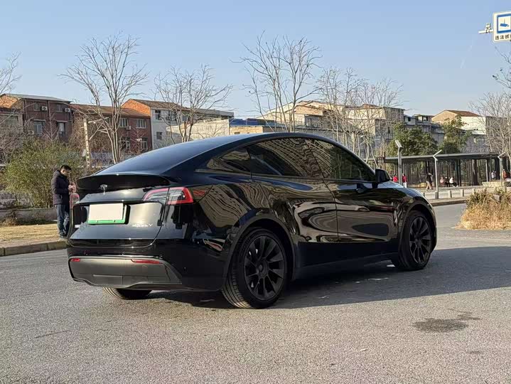 Фото 9 - Tesla Model Y