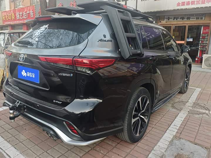 Фото 3 - Toyota Crown Kluger