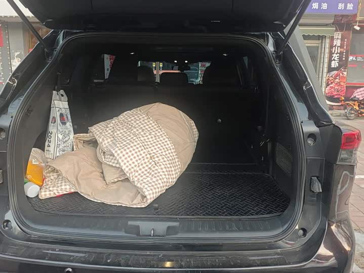 Фото 4 - Toyota Crown Kluger