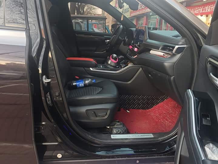 Фото 8 - Toyota Crown Kluger