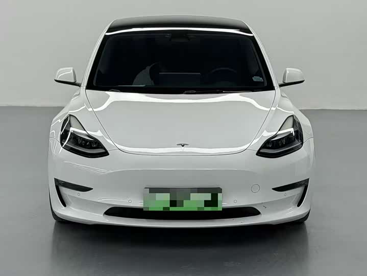 Фото 2 - Tesla Model 3