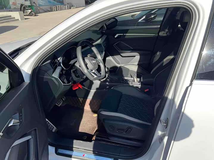 Фото 4 - Audi Q3