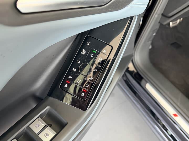 Фото 6 - Audi Q6L e-tron