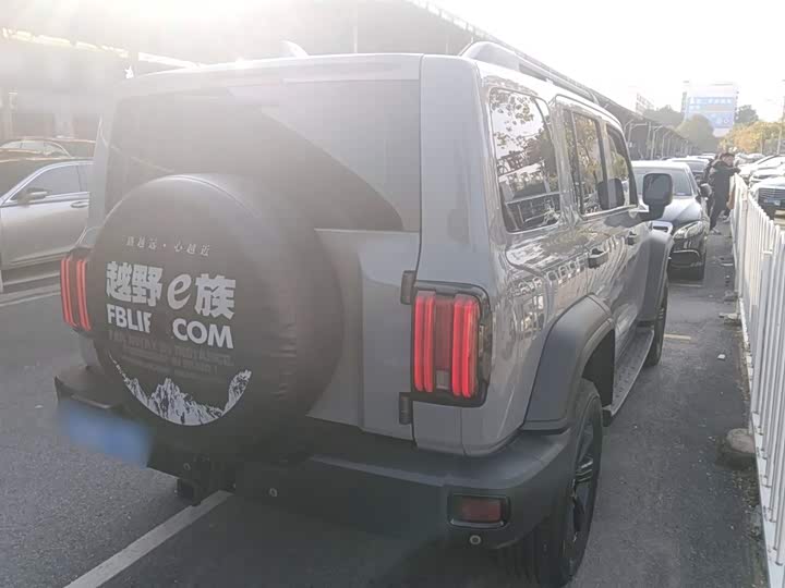 Фото 7 - Tank 300