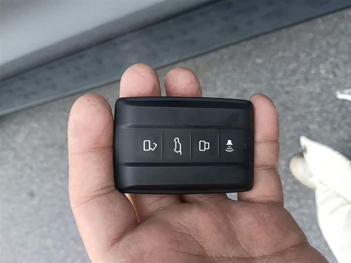 Фото 9 - Tank 300