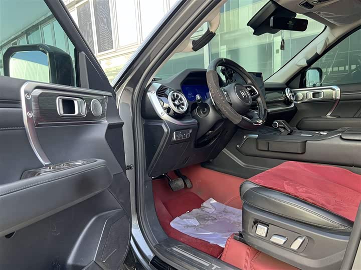 Фото 2 - Tank 400 Hybrid