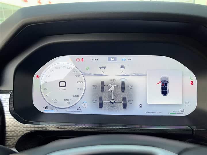 Фото 3 - Tank 400 Hybrid