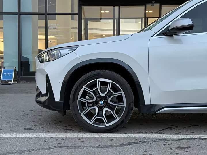 Фото 4 - BMW X1