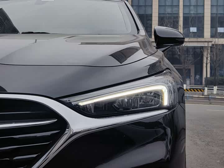 Фото 8 - Buick LaCrosse