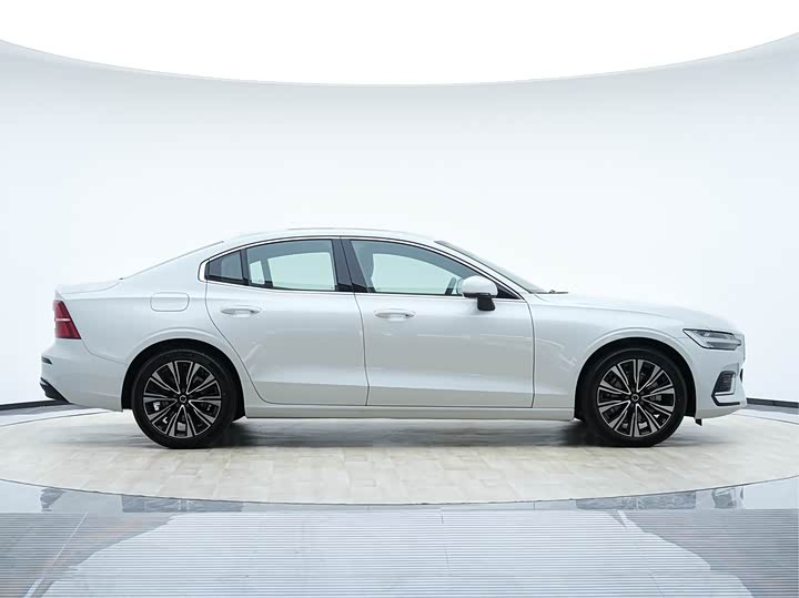 Фото 4 - Volvo S60