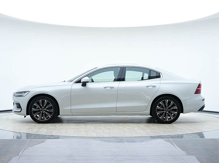 Фото 7 - Volvo S60