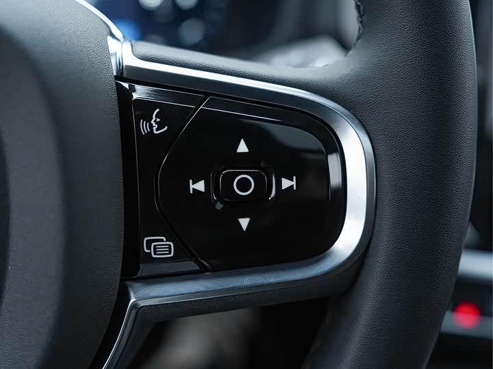 Фото 9 - Volvo S60