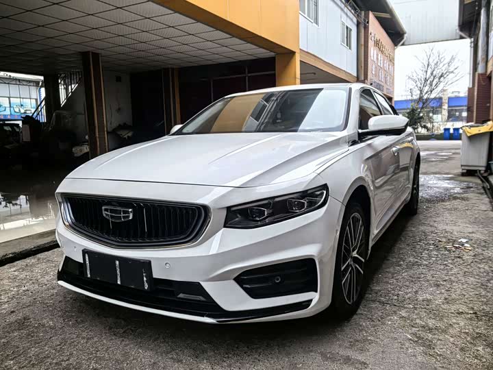 Фото 1 - Geely Preface