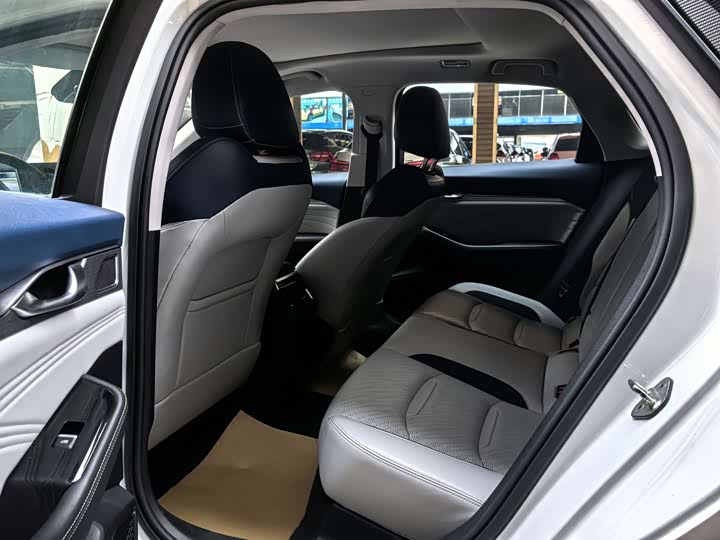 Фото 5 - Geely Preface