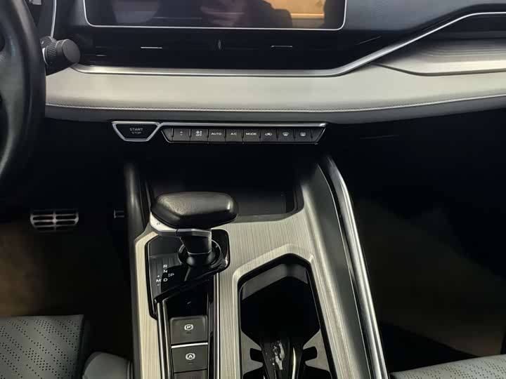 Фото 8 - Geely Preface