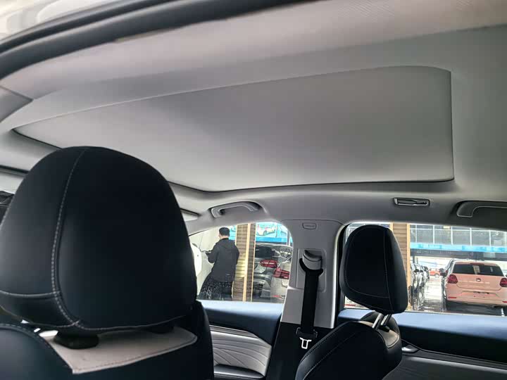 Фото 9 - Geely Preface