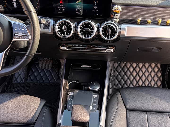 Фото 7 - Mercedes-Benz GLB-Class