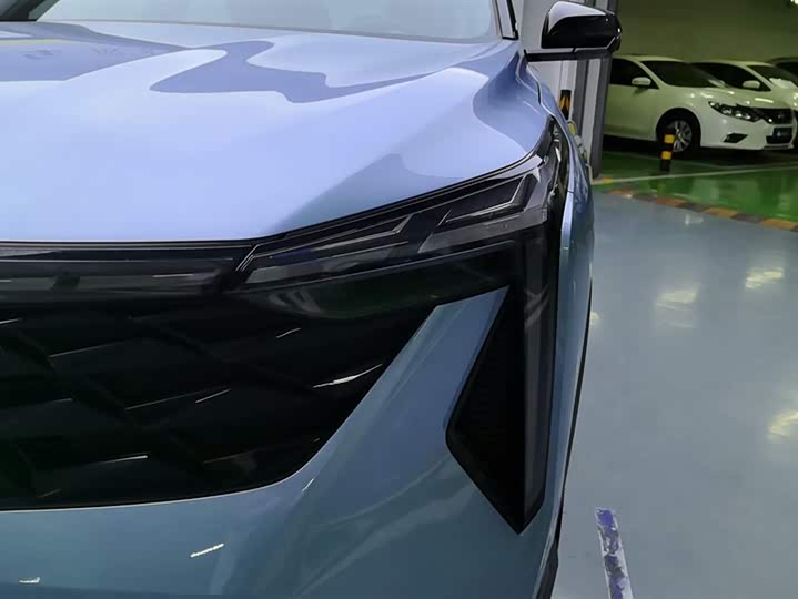 Фото 5 - Geely Atlas