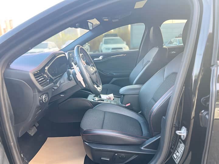 Фото 6 - Ford Focus