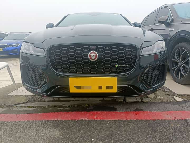 Фото 2 - Jaguar XF L