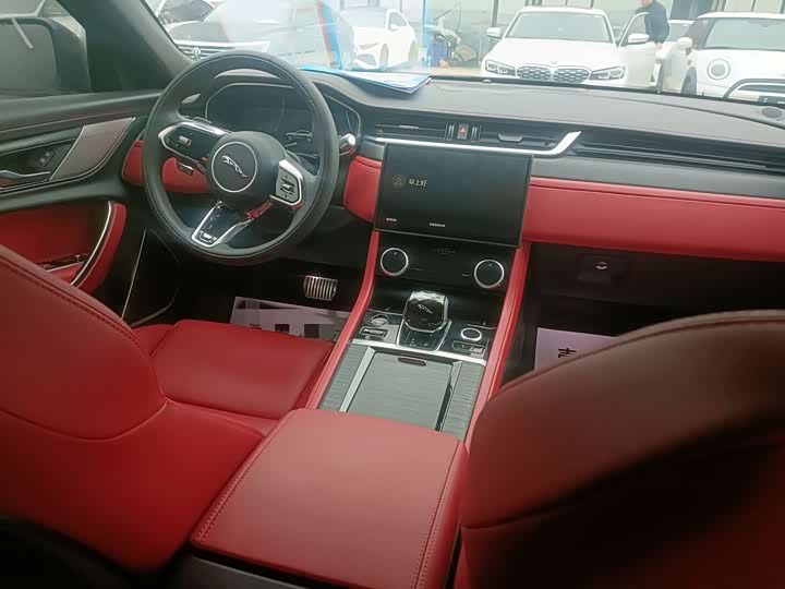 Фото 6 - Jaguar XF L