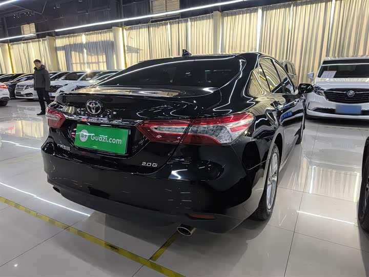 Фото 7 - Toyota Camry