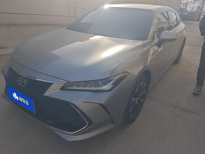 Фото 1 - Toyota Avalon