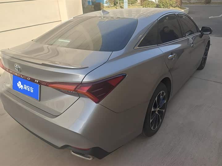 Фото 3 - Toyota Avalon