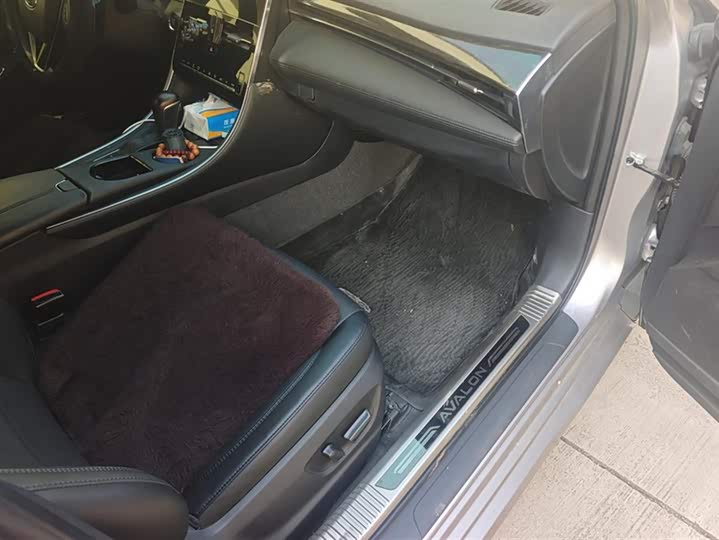 Фото 8 - Toyota Avalon