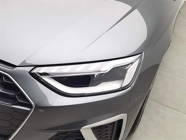 Фото 7 - Audi A4L