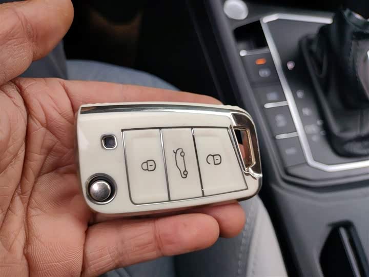 Фото 9 - Volkswagen Lavida