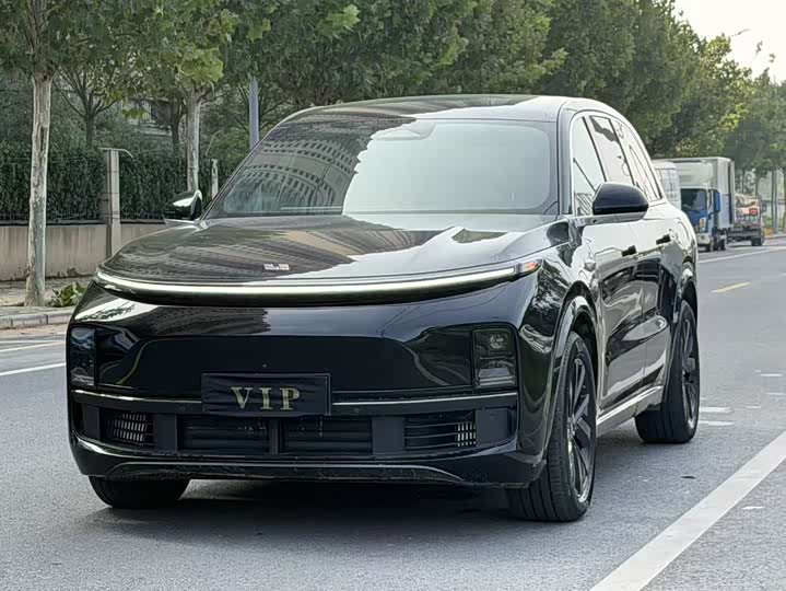 Фото 1 - LiXiang L8