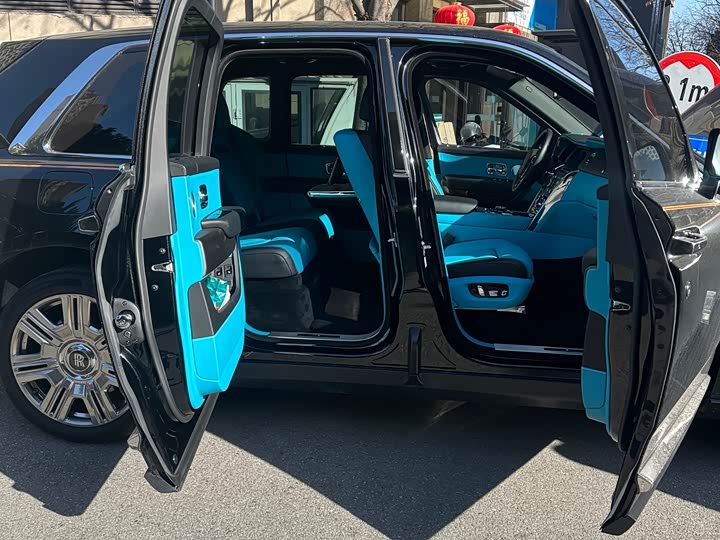 Фото 7 - Rolls-Royce Cullinan