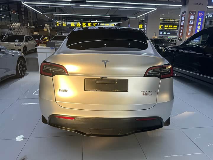 Фото 8 - Tesla Model Y