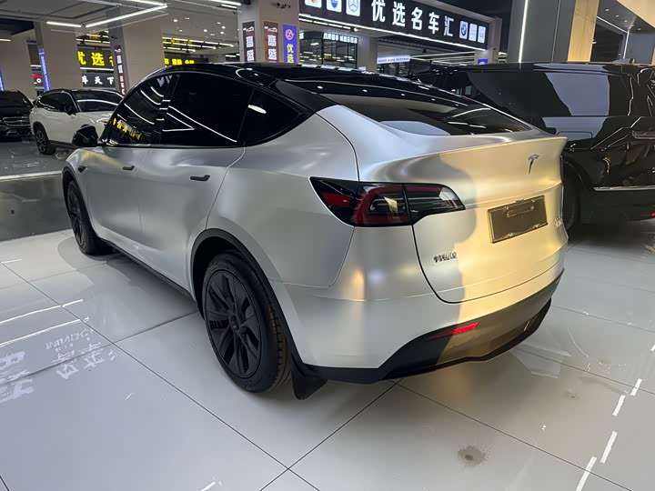 Фото 9 - Tesla Model Y