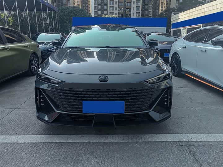 Фото 2 - Changan UNI-V