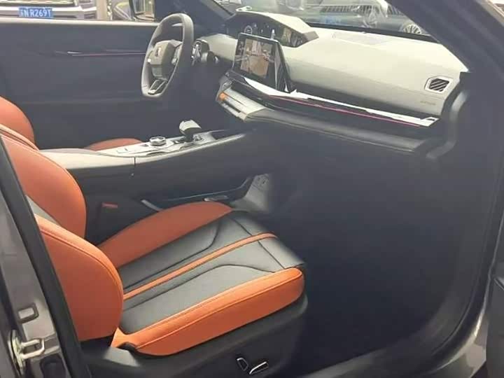 Фото 6 - Changan UNI-V