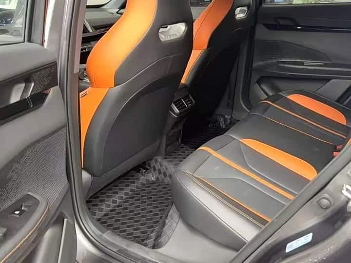 Фото 7 - Changan UNI-V