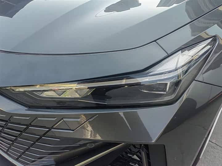 Фото 8 - Changan UNI-V