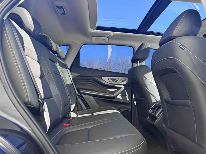 Фото 4 - Exeed LX