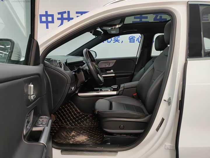 Фото 7 - Mercedes-Benz GLA-Class