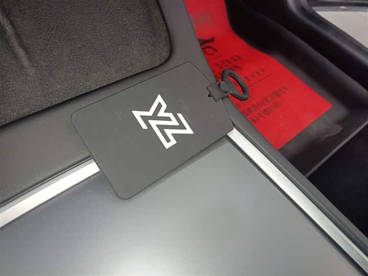 Фото 9 - Tesla Model 3