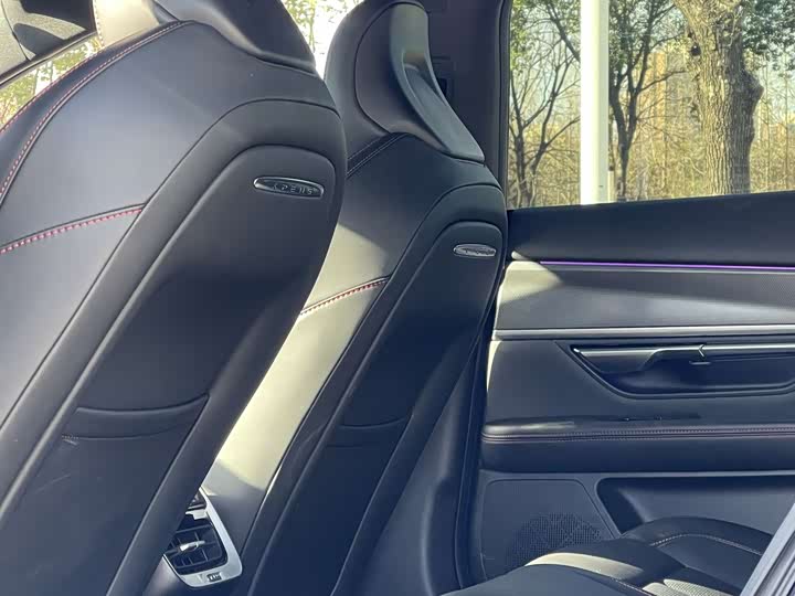 Фото 8 - XPeng P7