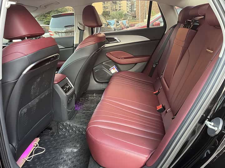 Фото 6 - Hongqi H5