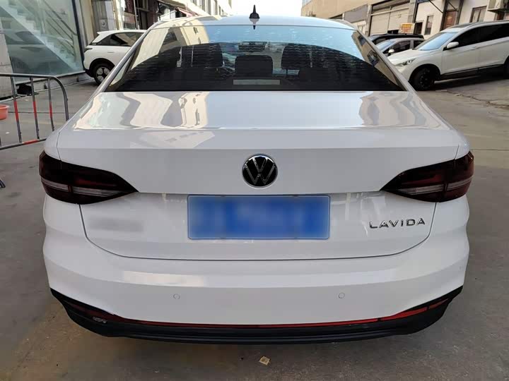 Фото 6 - Volkswagen Lavida