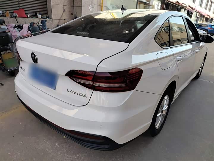 Фото 7 - Volkswagen Lavida