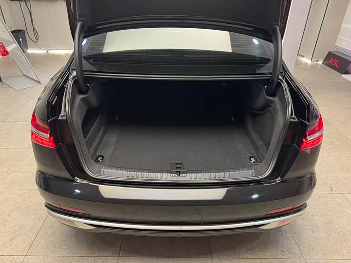 Фото 8 - Audi A6L