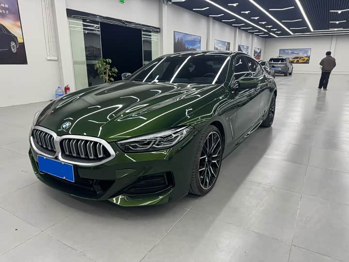 Фото 1 - BMW 8 Series